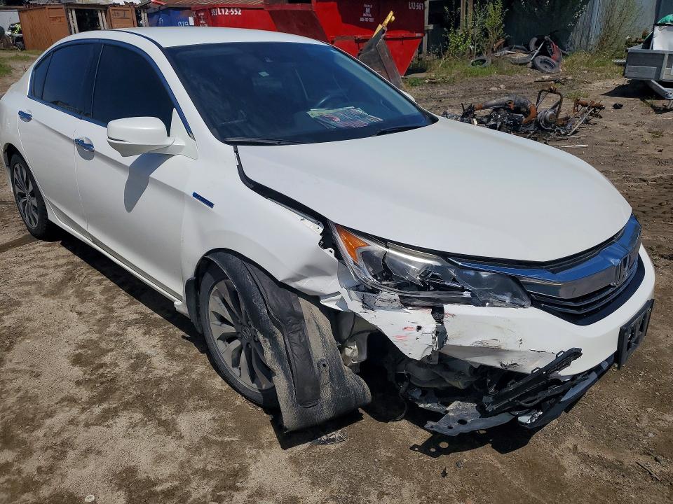 Photo 4 from auction – 2017 HONDA ACCORD with VIN JHMCR6F33HC800209
