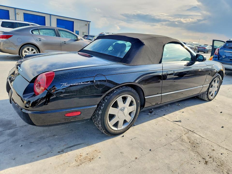 Photo 3 from auction – 2003 FORD THUNDERBIRD with VIN 1FAHP60A63Y101503