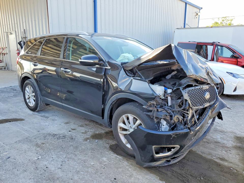 Photo 4 from auction – 2017 KIA SORENTO with VIN 5XYPG4A32HG188908