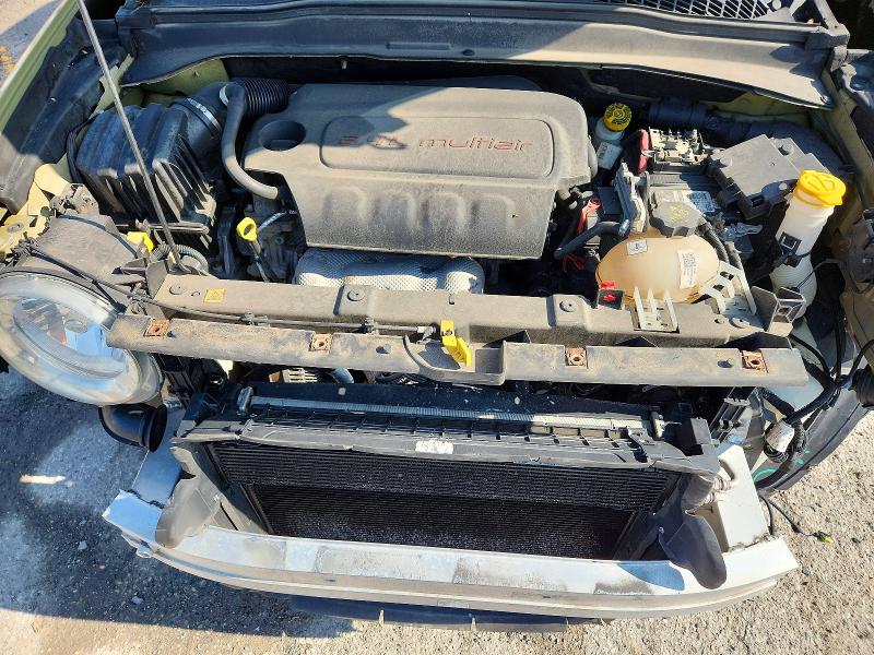 Photo 12 from auction – 2015 JEEP RENEGADE with VIN ZACCJBDT2FPB85987