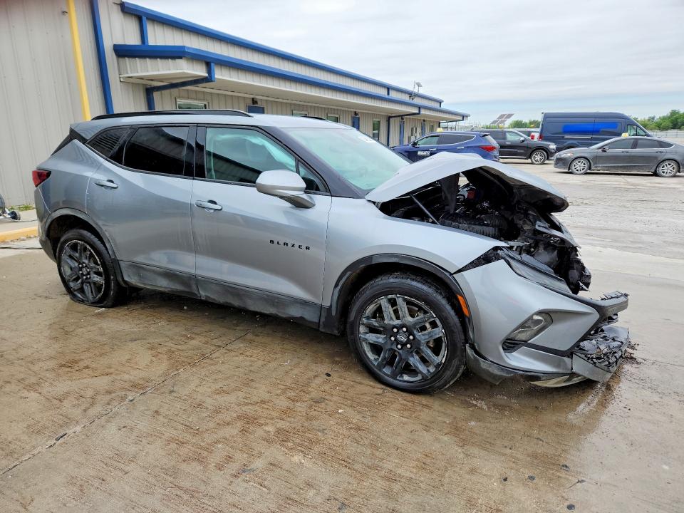 Photo 4 from auction – 2023 CHEVROLET BLAZER with VIN 3GNKBCR44PS230127