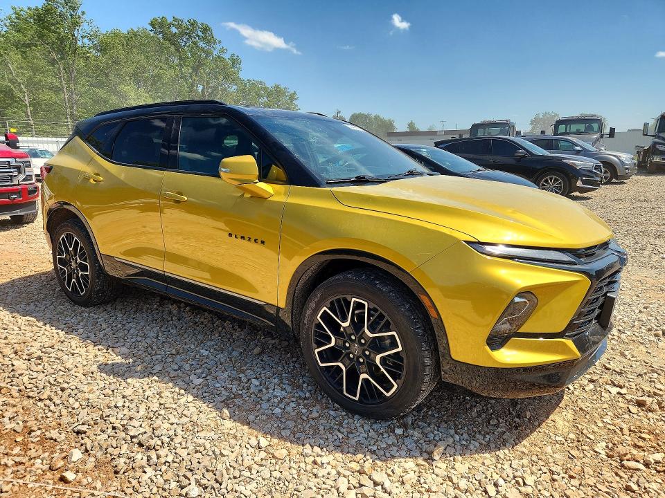 Photo 4 from auction – 2023 CHEVROLET BLAZER with VIN 3GNKBKRSXPS104167