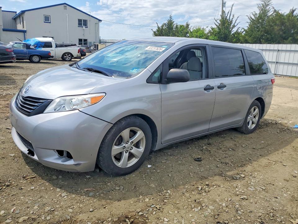 TOYOTA SIENNA 2016 with VIN 5TDZK3DC7GS697973 - Photo from auction