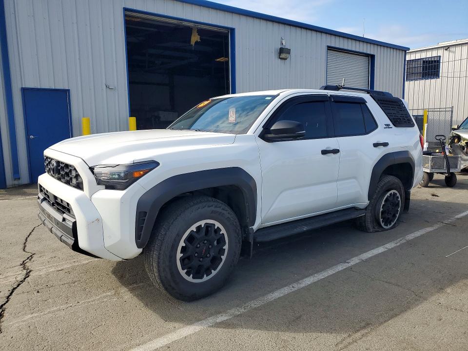 TOYOTA 4RUNNER 2025 with VIN JTEVA5BR7S5009596 - Photo from auction