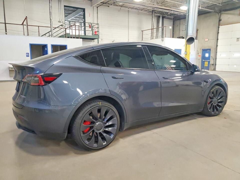 Снимка 3 от търг – 2022 TESLA MODEL Y с VIN 7SAYGDEF5NF456932