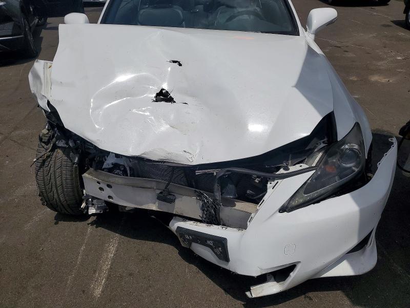 Photo 11 from auction – 2014 LEXUS IS with VIN JTHFE2C2XE2510497
