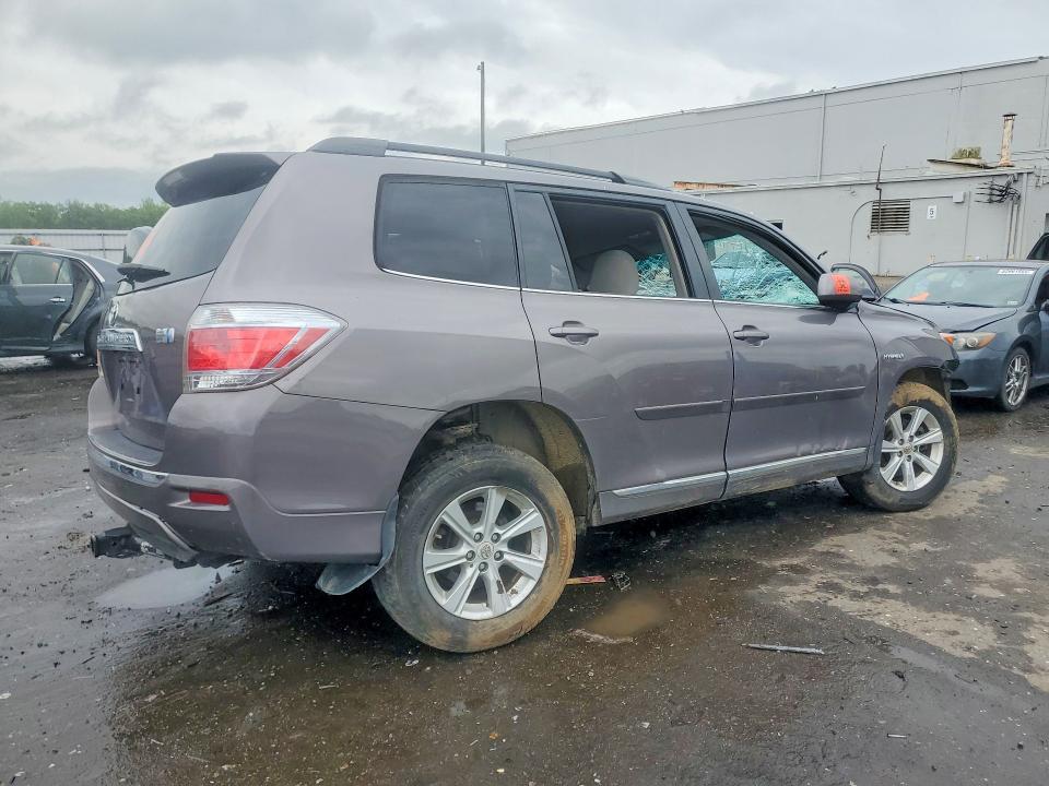 Photo 3 from auction – 2012 TOYOTA HIGHLANDER with VIN JTEBC3EH3C2005097