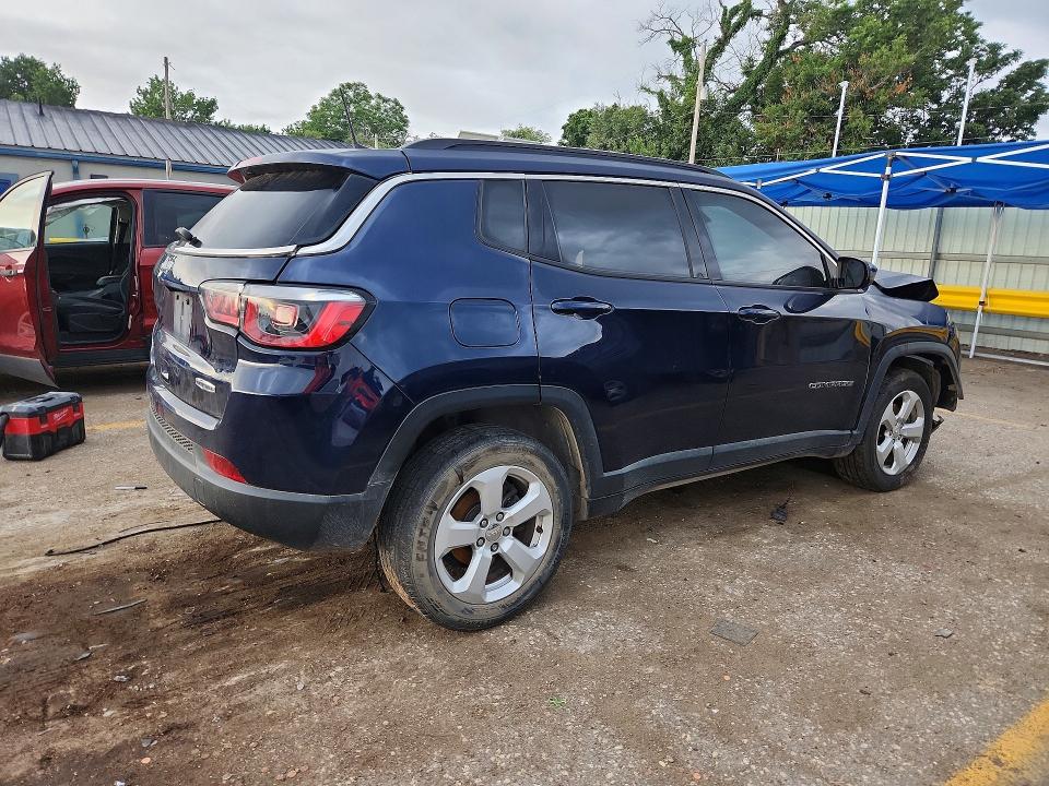 Photo 3 from auction – 2018 JEEP COMPASS with VIN 3C4NJDBB6JT232082