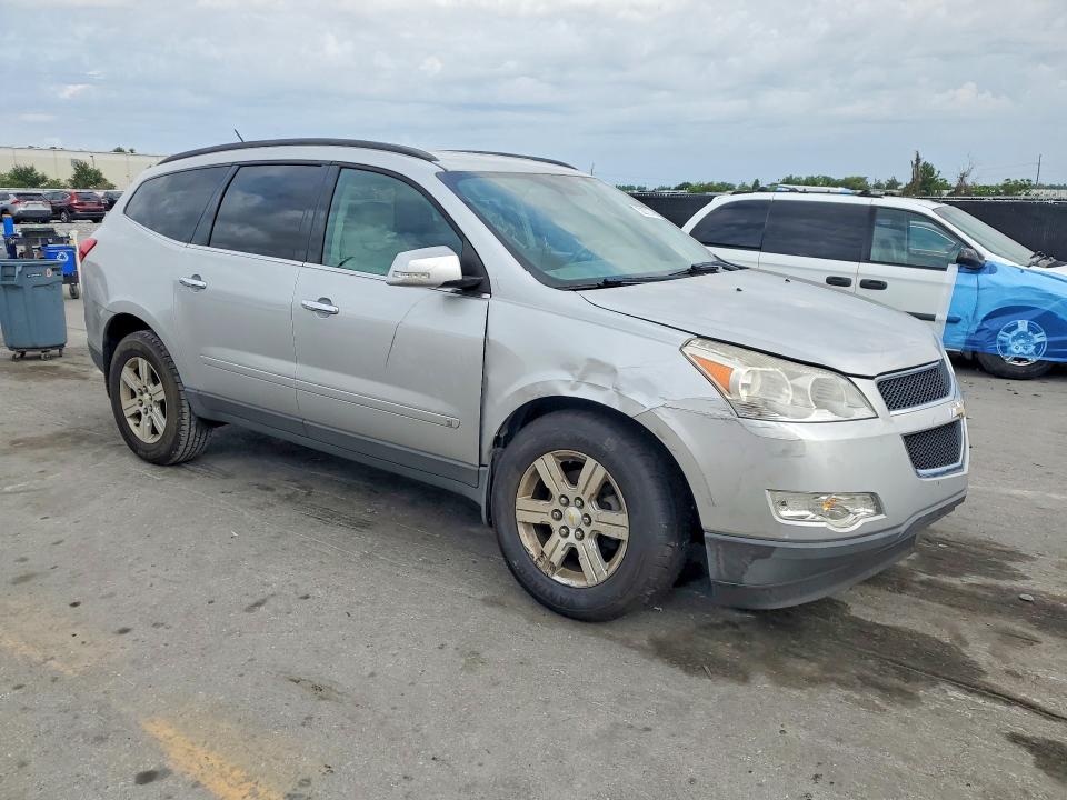 Photo 4 from auction – 2010 CHEVROLET TRAVERSE with VIN 1GNLRGED8AS134761
