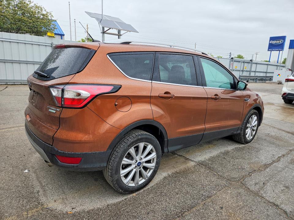Photo 3 from auction – 2017 FORD ESCAPE with VIN 1FMCU0JD0HUE53554