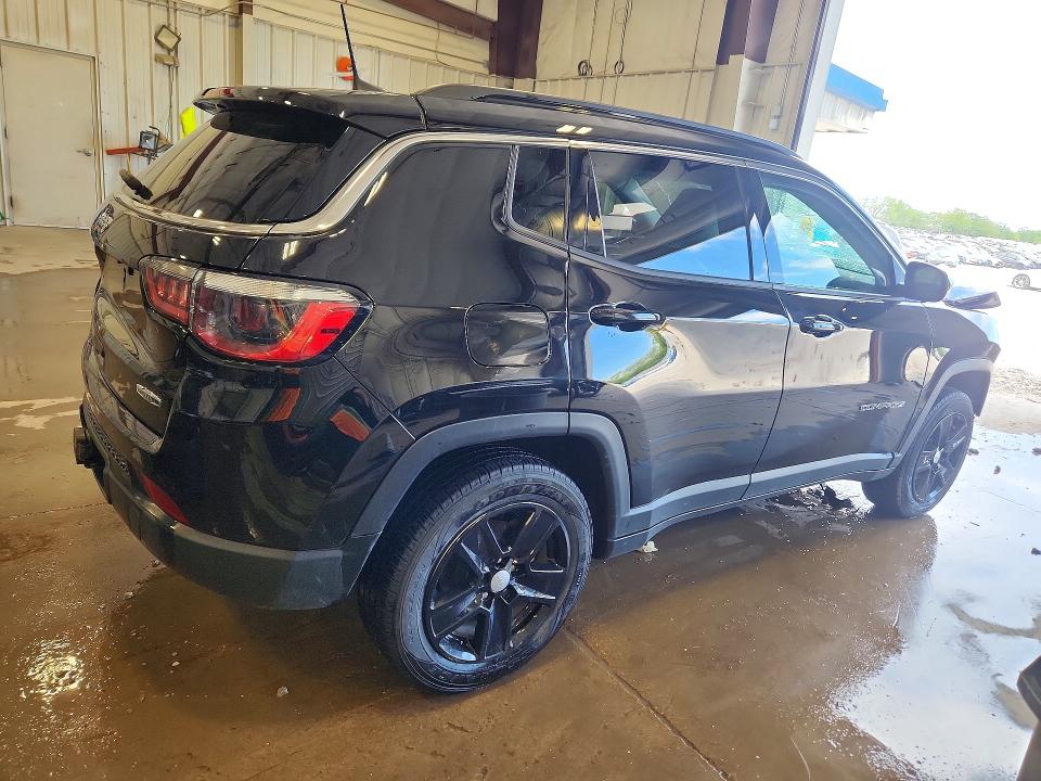 Photo 3 from auction – 2022 JEEP COMPASS with VIN 3C4NJDBB4NT121021
