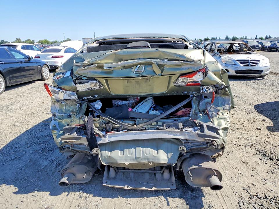 Photo 6 from auction – 2006 LEXUS IS with VIN JTHCK262262006986