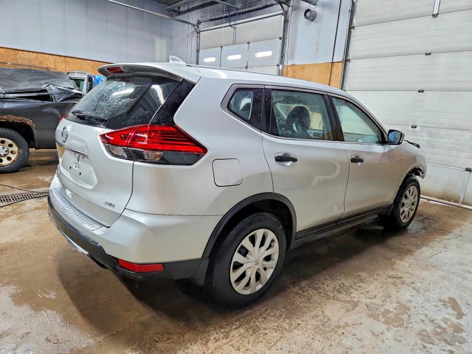 Photo 3 from auction – 2017 NISSAN ROGUE with VIN JN8AT2MVXHW025756