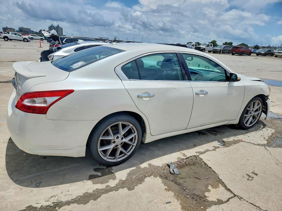 Photo 3 from auction – 2011 NISSAN MAXIMA with VIN 1N4AA5AP3BC864333