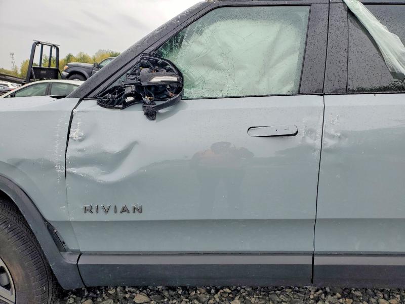 Photo 7 from auction – 2025 RIVIAN R1S with VIN 7PDSGBBA9SN071055