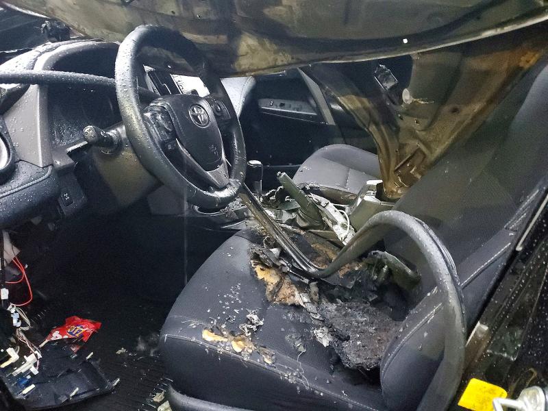 Photo 7 from auction – 2018 TOYOTA RAV4 with VIN 2T3RFREV8JW845089