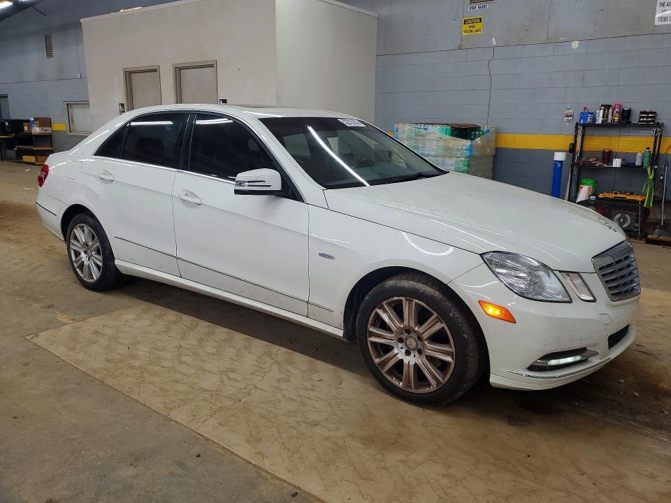 Photo 4 from auction – 2012 MERCEDES-BENZ E with VIN WDDHF5KB0CA559498