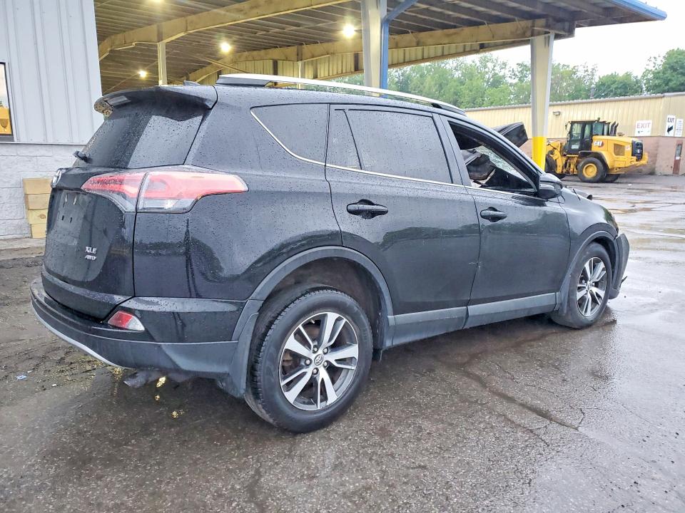 Photo 3 from auction – 2018 TOYOTA RAV4 with VIN 2T3RFREV8JW845089