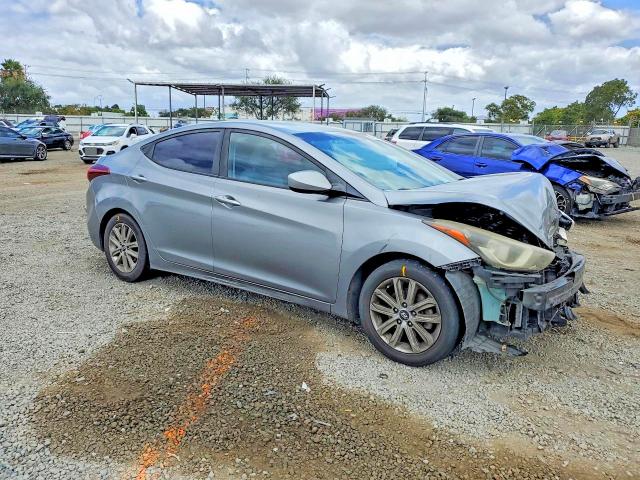 Photo 4 from auction – 2014 HYUNDAI ELANTRA with VIN KMHDH4AE5EU158017