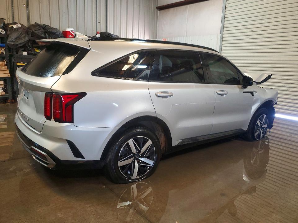 Photo 3 from auction – 2022 KIA SORENTO with VIN 5XYRH4LF5NG086589