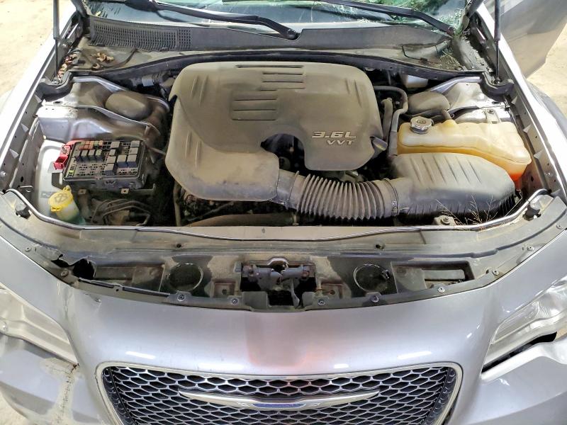 Photo 11 from auction – 2018 CHRYSLER 300 with VIN 2C3CCAKG2JH127449