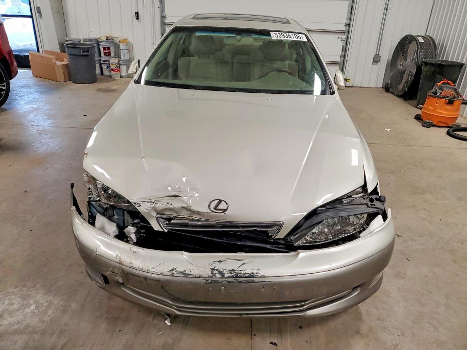Photo 5 from auction – 2001 LEXUS ES with VIN JT8BF28G410322399