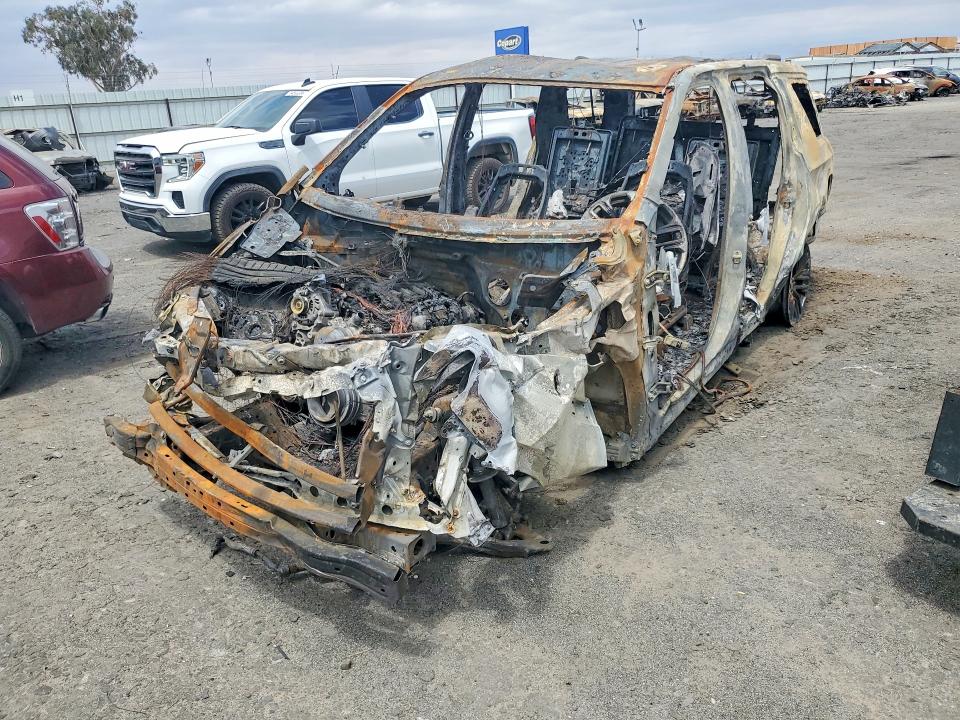 GMC YUKON 2021 with VIN 1GKS2BKD8MR135568 - Photo from auction