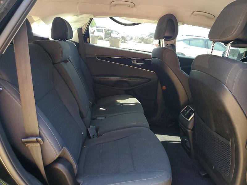 Photo 11 from auction – 2016 KIA SORENTO with VIN 5XYPG4A34GG091109
