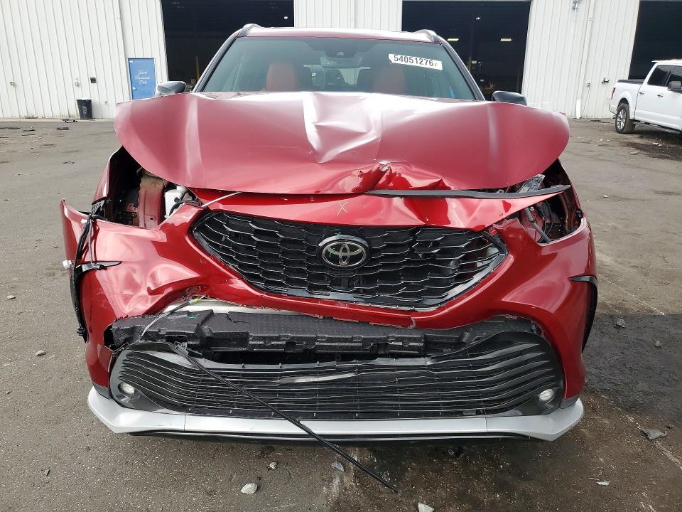 Photo 5 from auction – 2021 TOYOTA HIGHLANDER with VIN 5TDLZRAH2MS046962