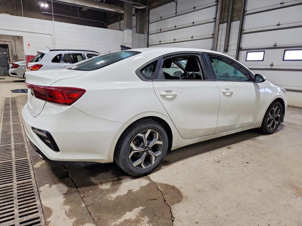 Photo 3 from auction – 2021 KIA FORTE with VIN 3KPF24AD8ME350650