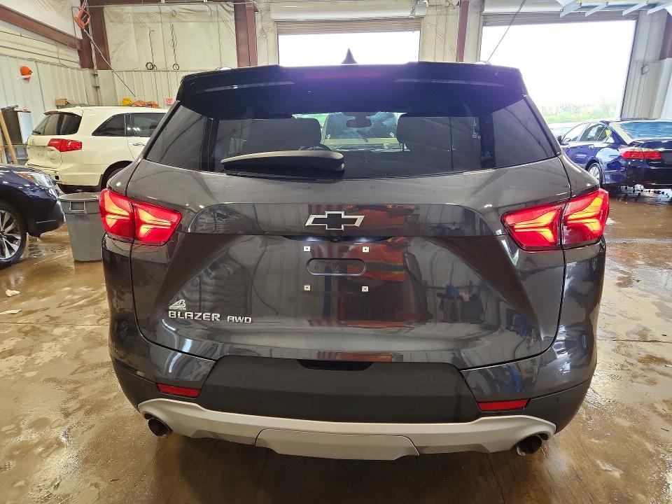 Photo 6 from auction – 2022 CHEVROLET BLAZER with VIN 3GNKBHR48NS226706