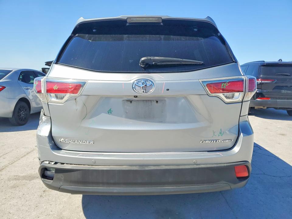 Photo 6 from auction – 2015 TOYOTA HIGHLANDER with VIN 5TDDKRFH1FS180897