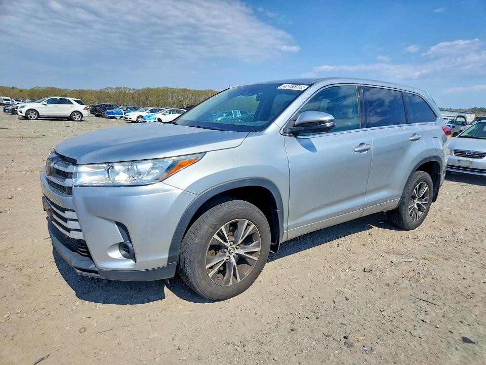 TOYOTA HIGHLANDER 2017 with VIN 5TDBZRFH3HS406511 - Photo from auction