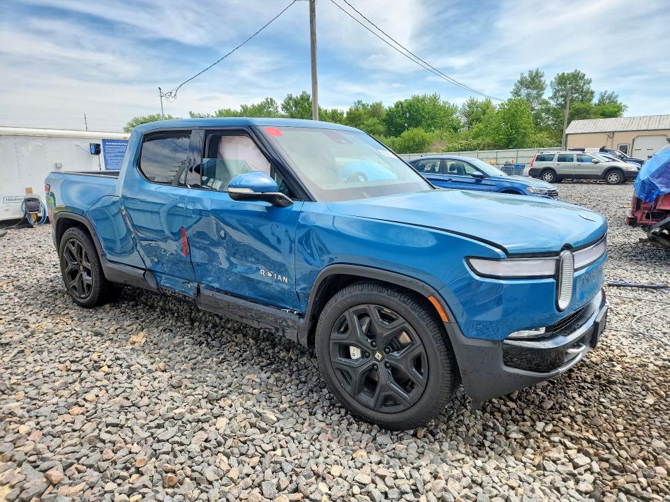 Photo 4 from auction – 2023 RIVIAN R1T with VIN 7FCTGBAA5PN027150