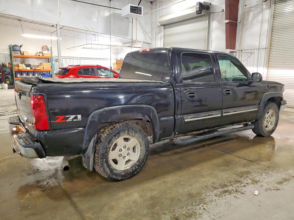 Photo 3 from auction – 2005 CHEVROLET SILVERADO with VIN 2GCEK13T851175412