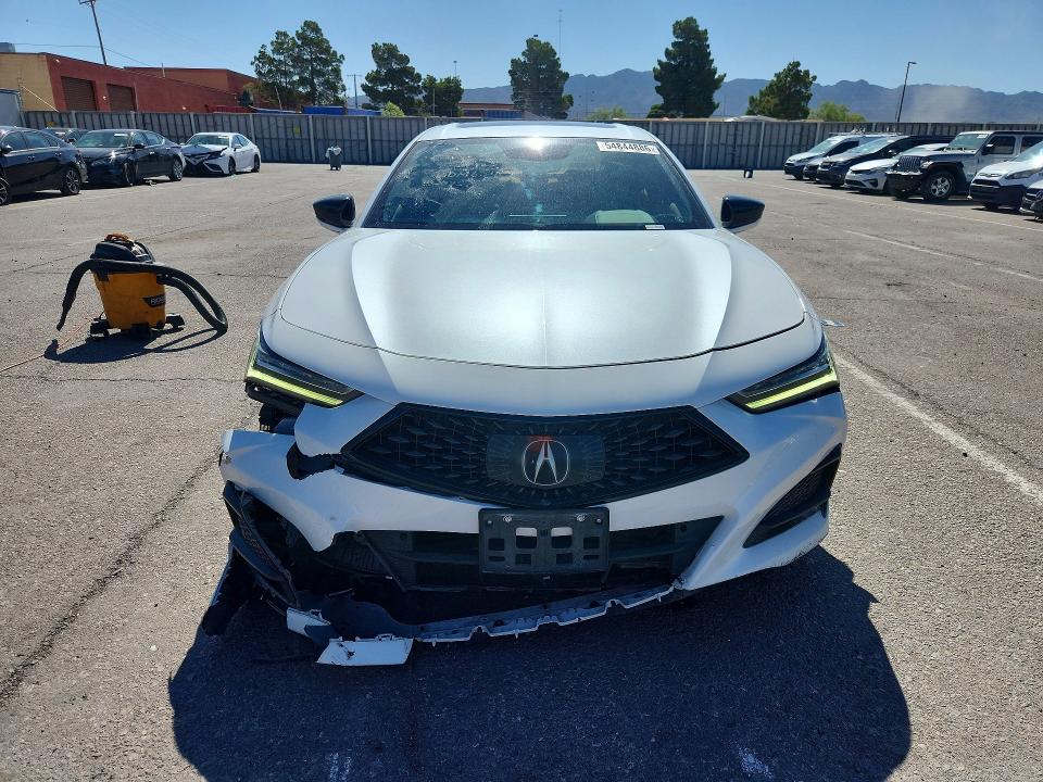 Photo 5 from auction – 2022 ACURA TLX with VIN 19UUB5F59NA003462