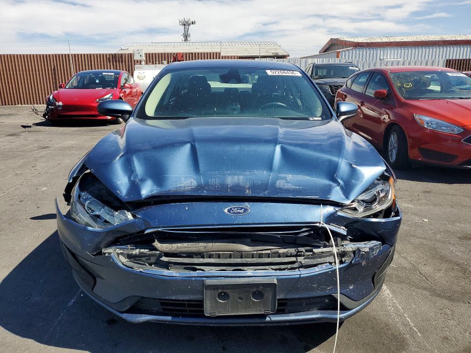 Photo 5 from auction – 2019 FORD FUSION with VIN 3FA6P0LU9KR181368