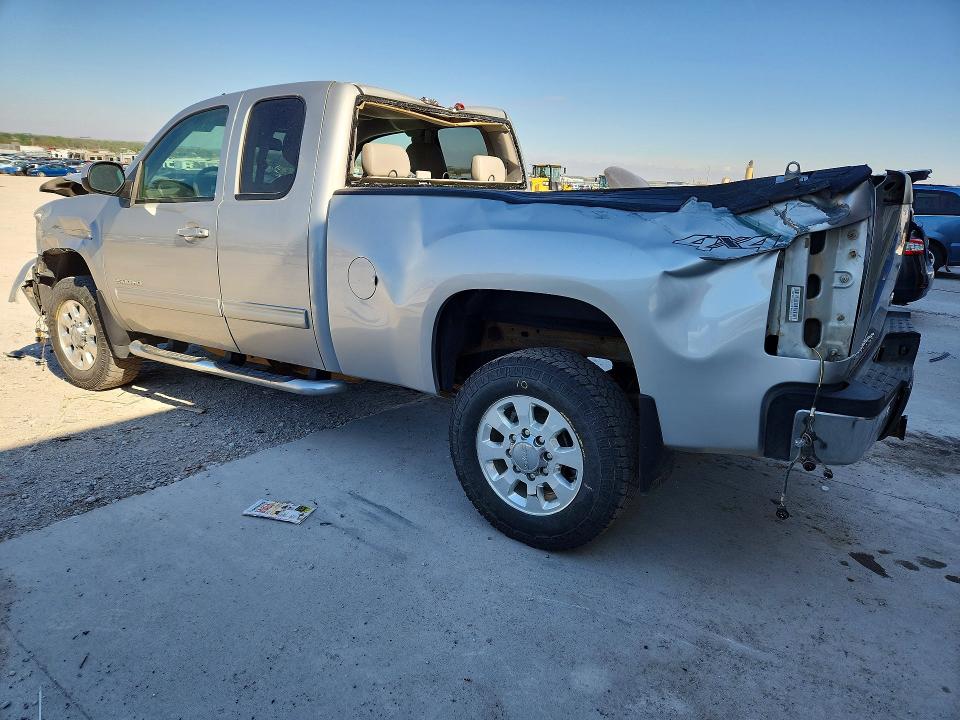 Photo 2 from auction – 2011 GMC SIERRA with VIN 1GT221CG7BZ406695
