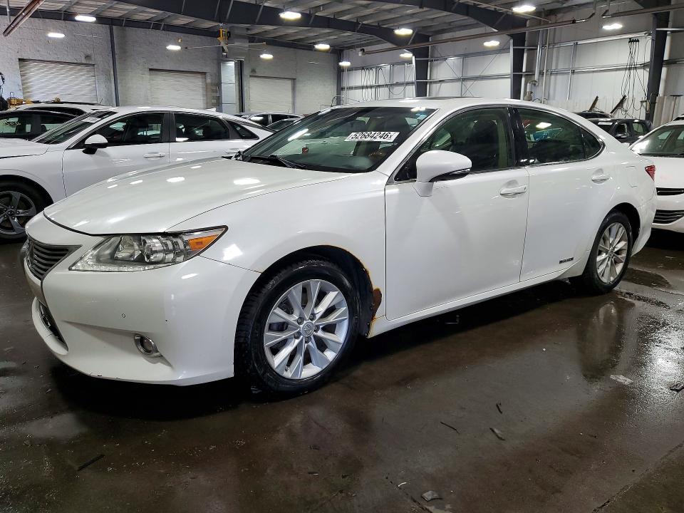 LEXUS ES 2015 with VIN JTHBW1GG4F2081774 - Photo from auction