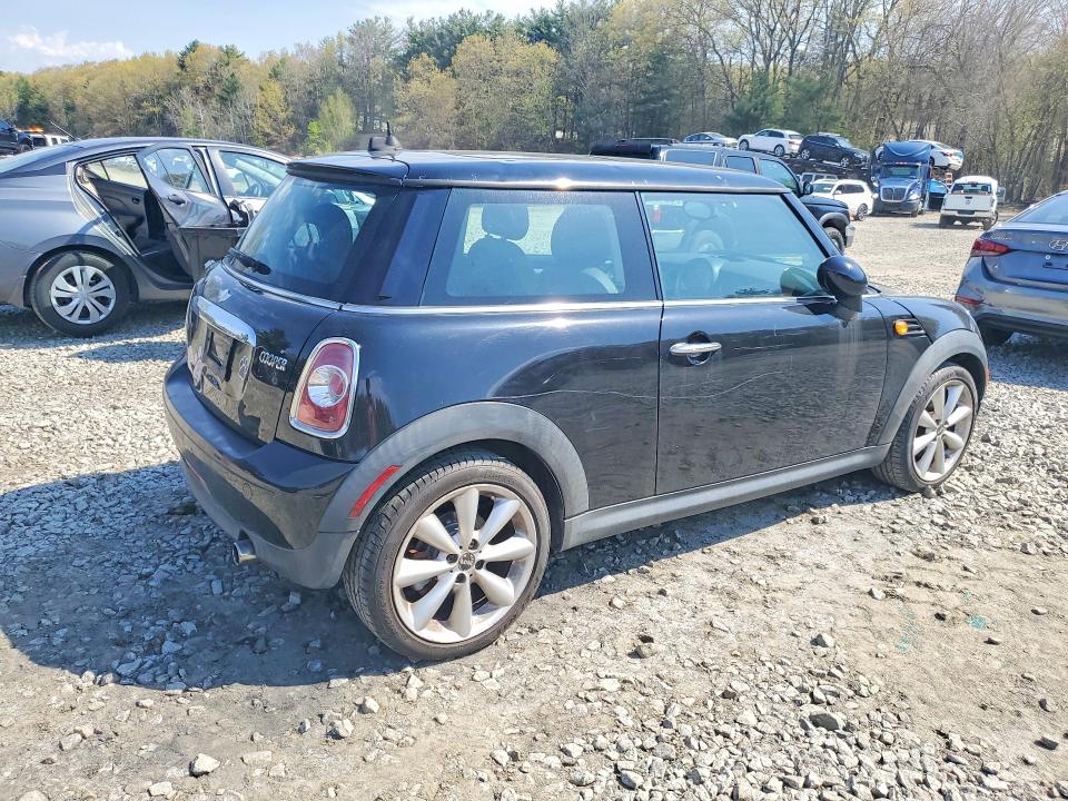 Photo 3 from auction – 2013 MINI COOPER with VIN WMWSU3C52DT372091
