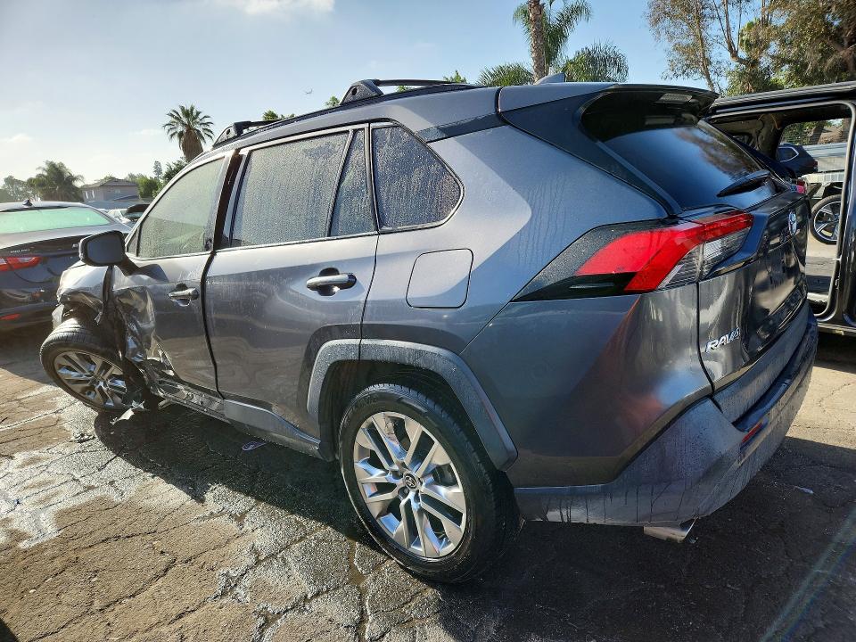 Photo 2 from auction – 2021 TOYOTA RAV4 with VIN 2T3C1RFV5MC135057