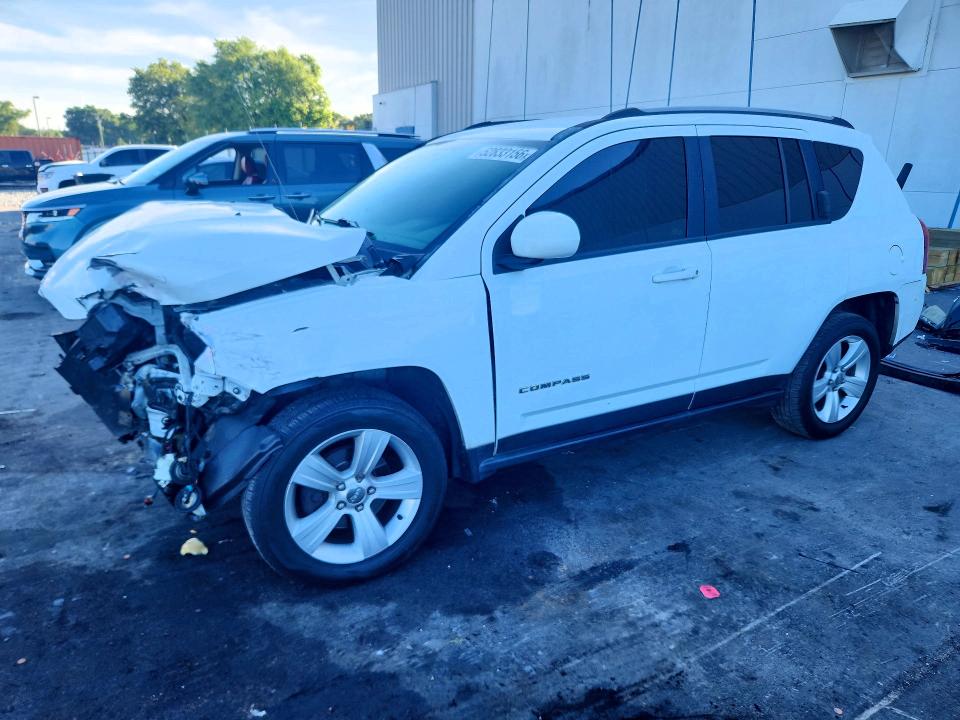 JEEP COMPASS 2016 with VIN 1C4NJCEA6GD633109 - Photo from auction