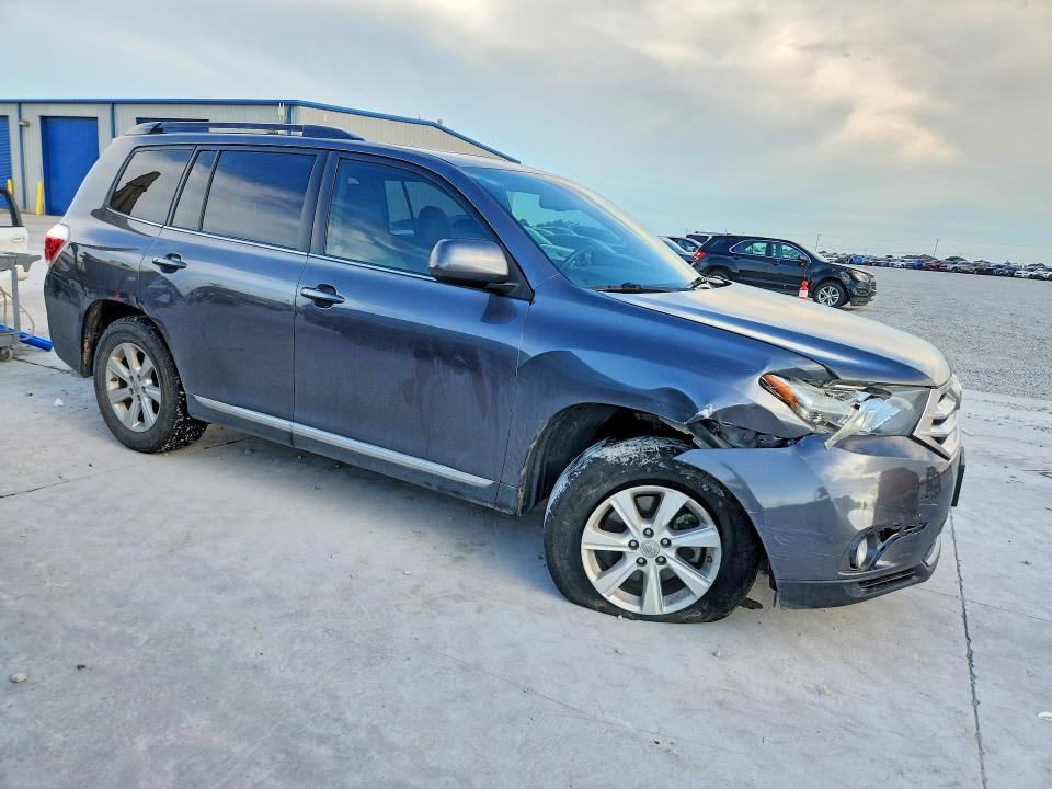 Photo 4 from auction – 2012 TOYOTA HIGHLANDER with VIN 5TDZK3EH5CS066742