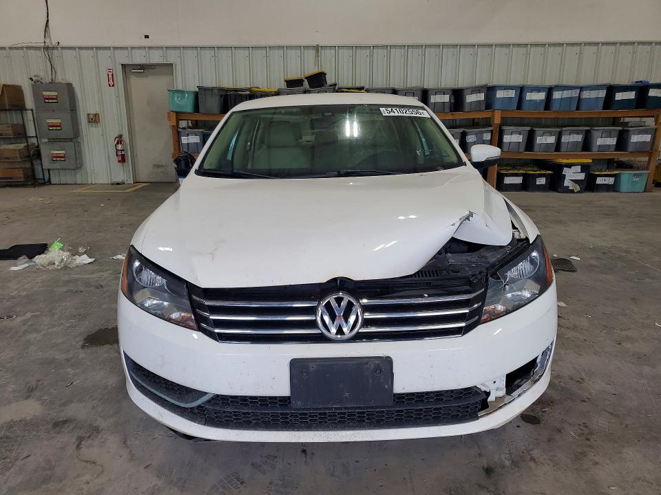 Photo 5 from auction – 2014 VOLKSWAGEN PASSAT with VIN 1VWBT7A3XEC102488