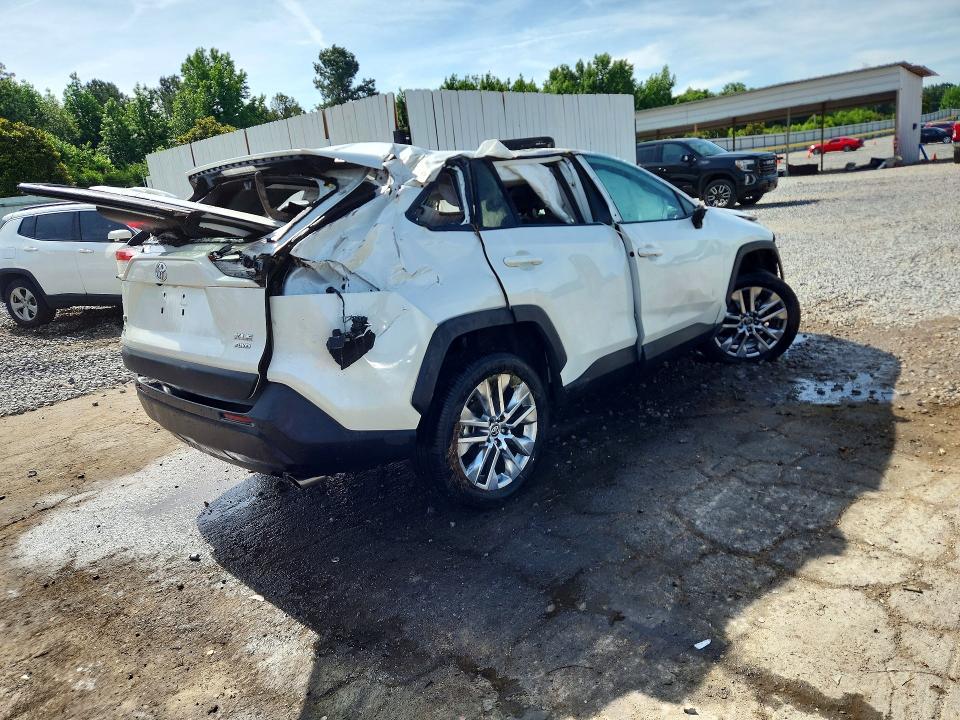 Photo 3 from auction – 2021 TOYOTA RAV4 with VIN 2T3A1RFV9MW148965