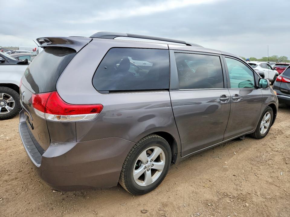 Photo 3 from auction – 2014 TOYOTA SIENNA with VIN 5TDKK3DC9ES429859