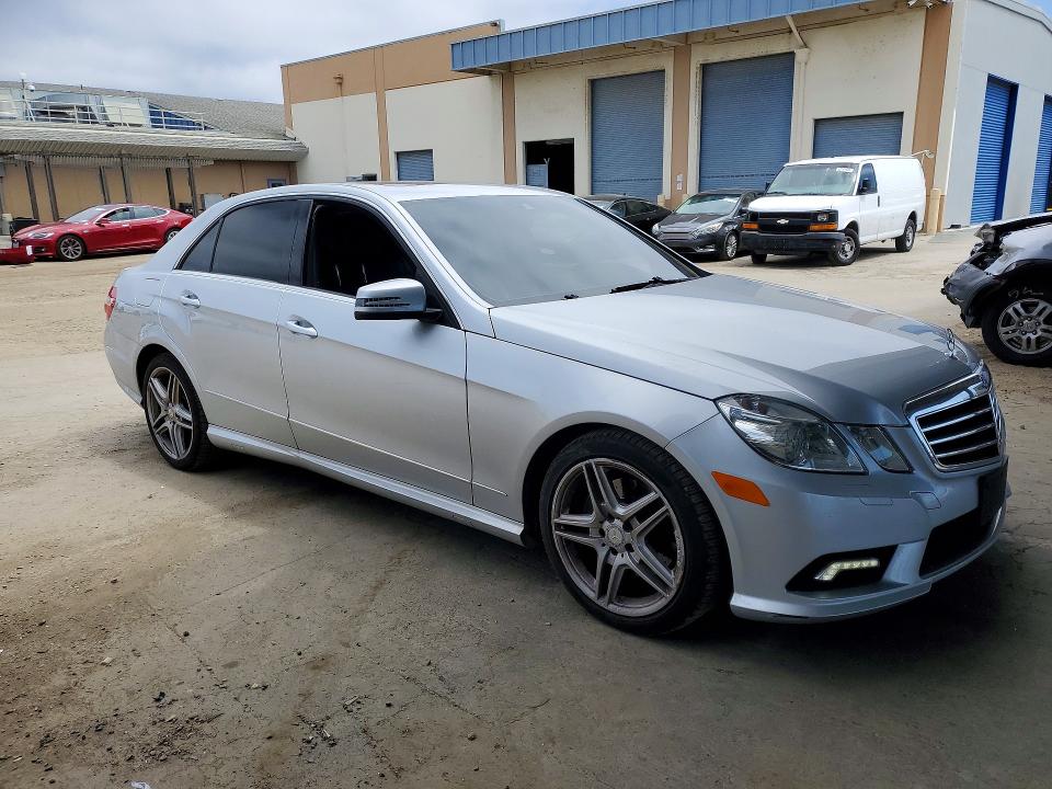 Photo 4 from auction – 2011 MERCEDES-BENZ E with VIN WDDHF5GB1BA267575