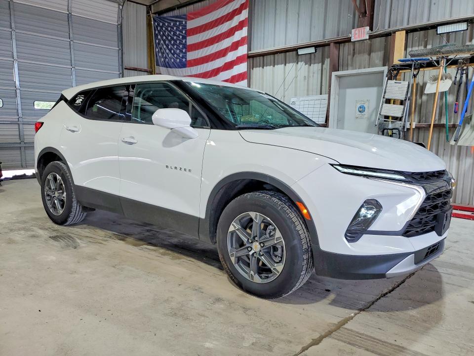 Photo 4 from auction – 2023 CHEVROLET BLAZER with VIN 3GNKBCR41PS110477