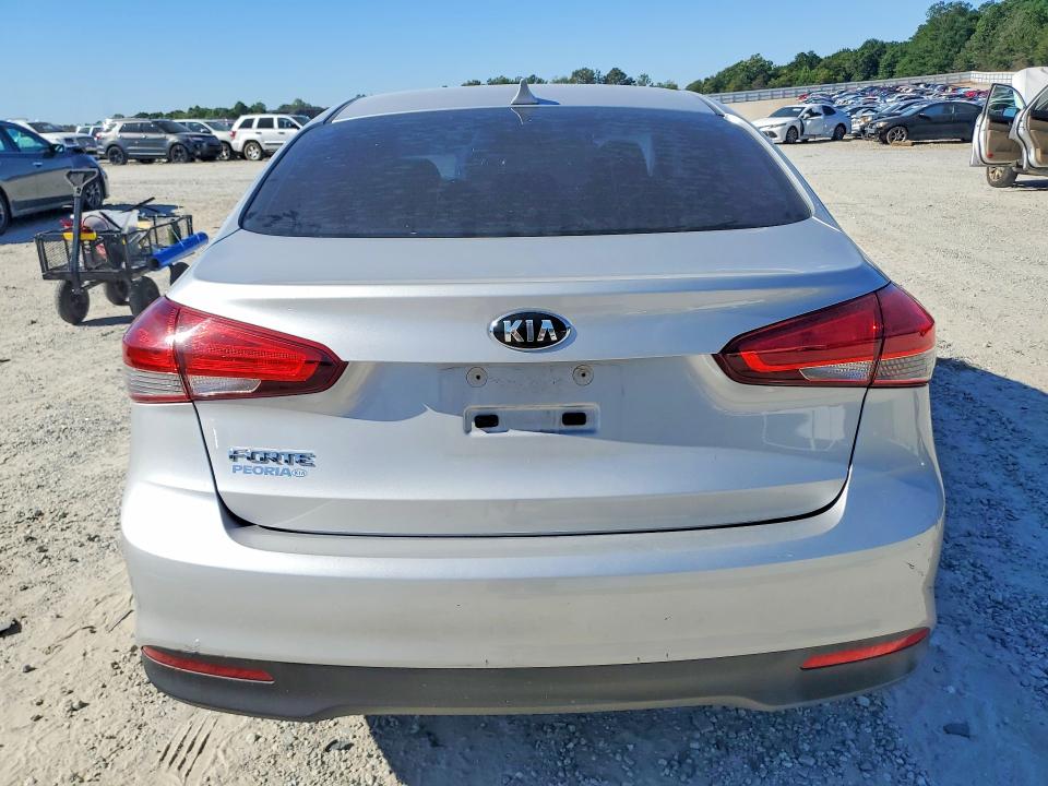 Photo 6 from auction – 2018 KIA FORTE with VIN 3KPFK4A79JE171572