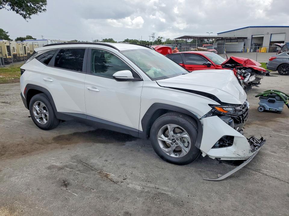 Photo 4 from auction – 2022 HYUNDAI TUCSON with VIN 5NMJB3AEXNH047702